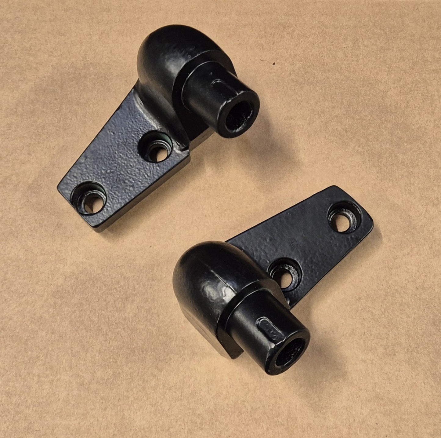 Unimog 406, 421 Cabrio Halter für Zusatzscheinwerfer