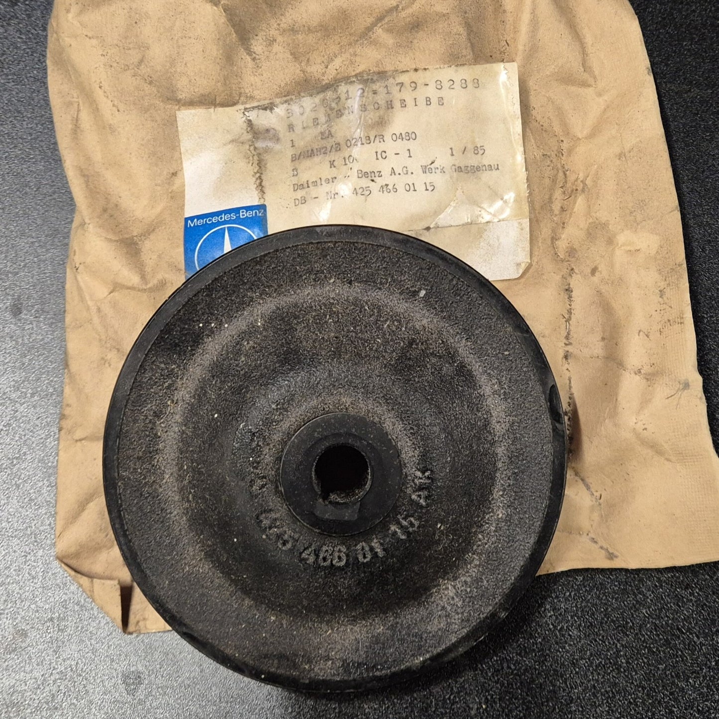 Unimog Riemenscheibe Hydraulikpumpe - A4254660115