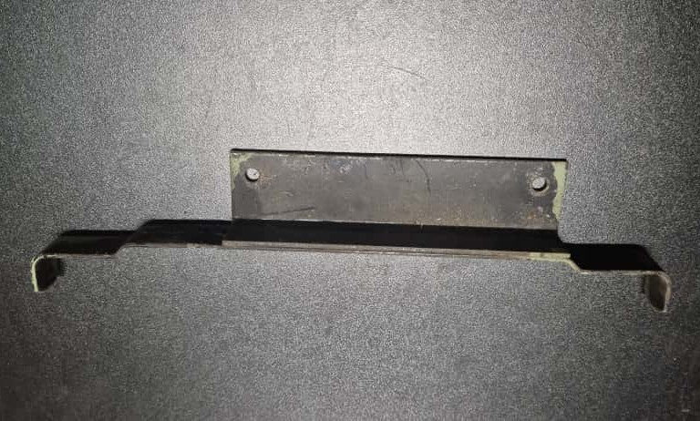 Unimog 421-406 Halter für Verbandskasten