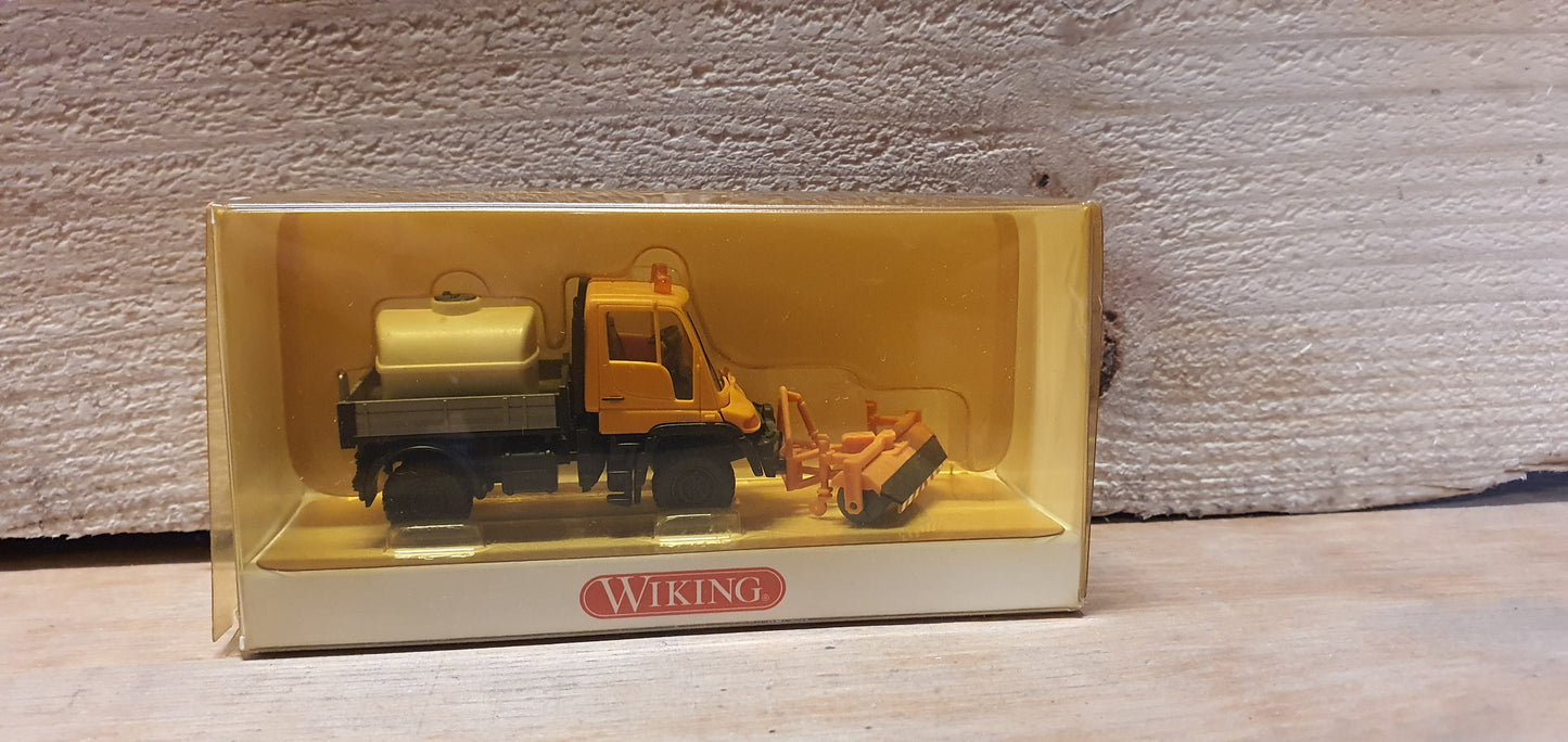 Wiking Unimog U400 mit Kehrmaschine