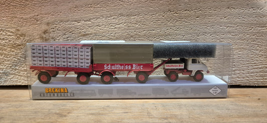 Brekina Unimog 411 mit 2 Anhänger