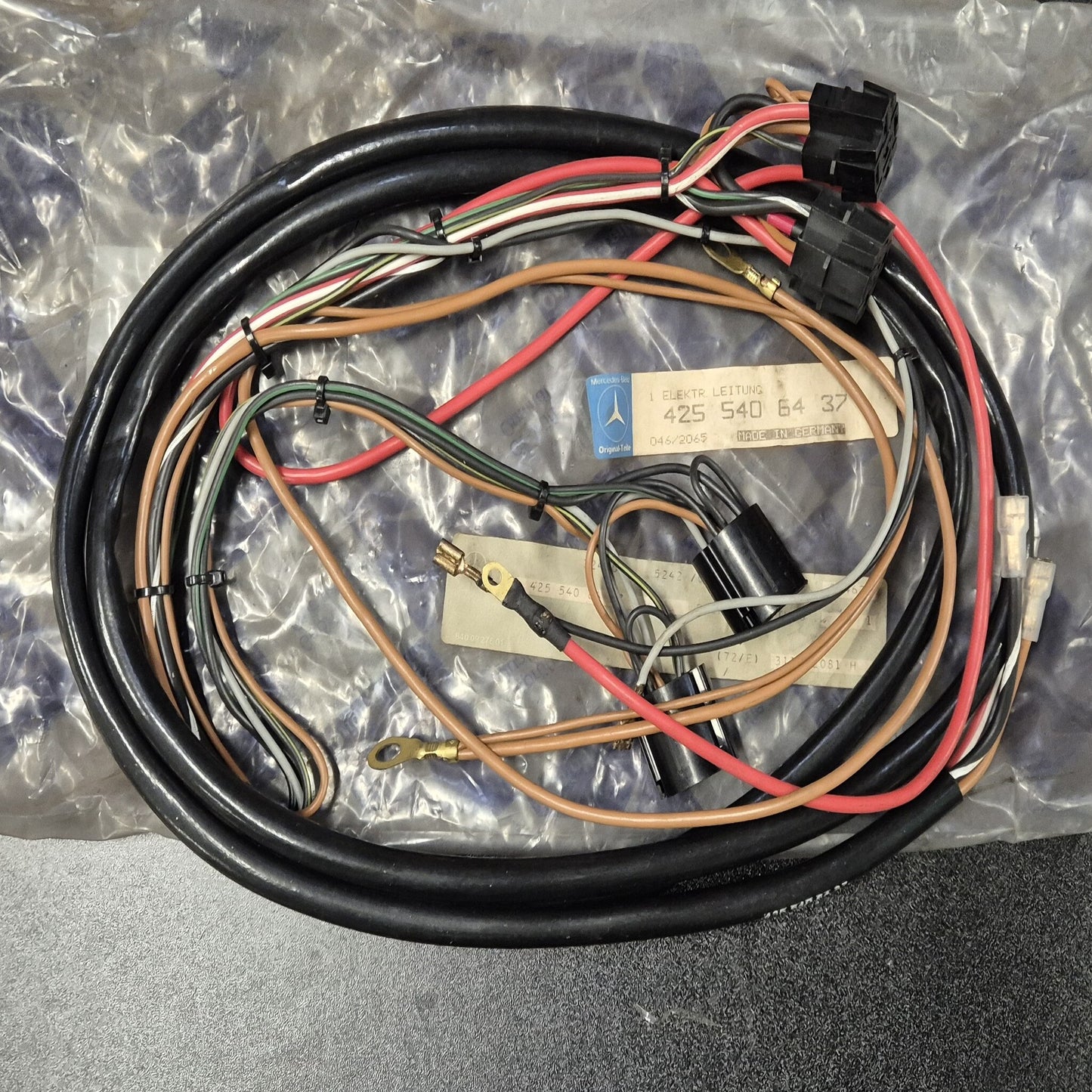 Unimog Kabelsatz zu Heizbarer Frontscheibe - A4255406437