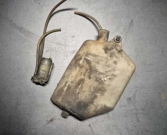 Unimog 406 Behälter Scheibenwaschanlage (Pumpe+Behälter)